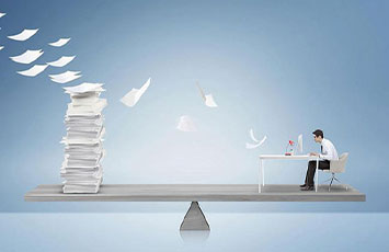 一般专利年费多久不交就会失效？